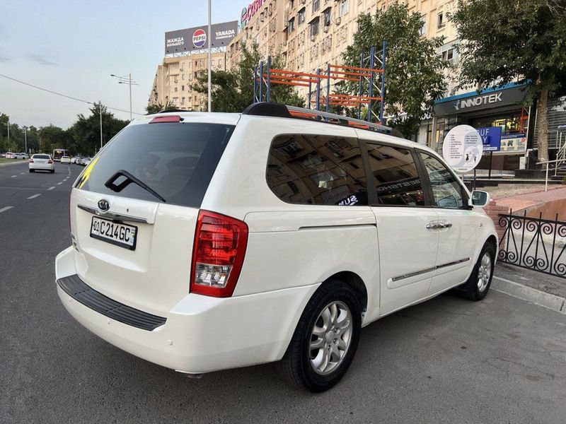 KIA carnival sotiladi