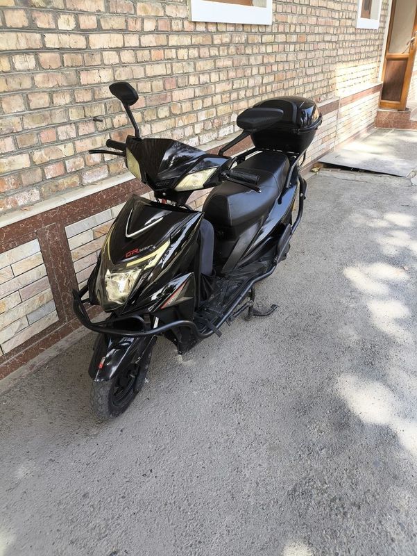 Skuter sotiladi srochni Skuter sotiladi srochni