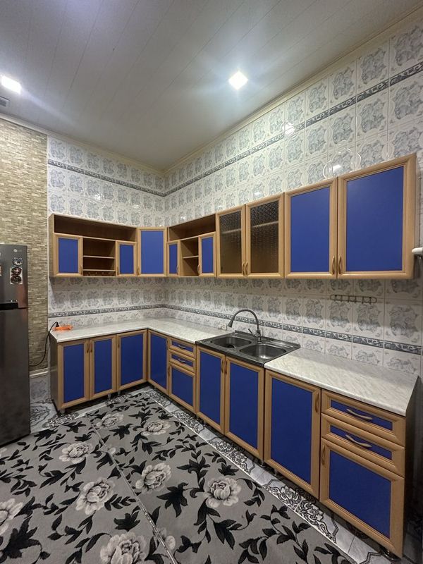 Продаётся кухонный мебель б/у Продаётся кухонный мебель б/у