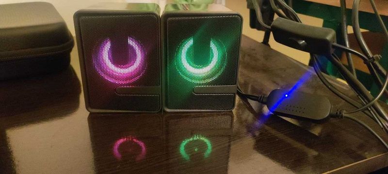 Настольные звуковые колонки Настольные звуковые колонки