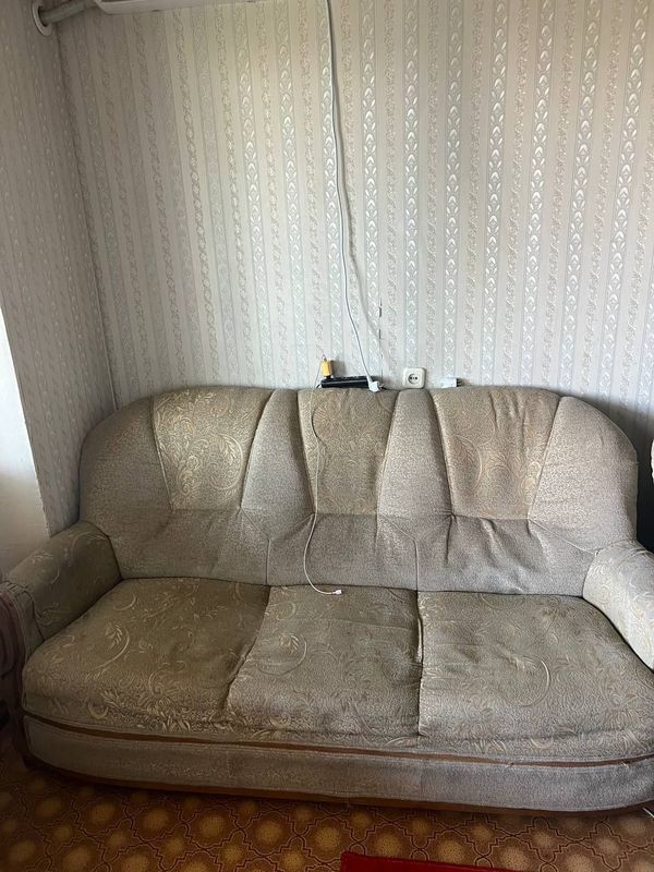Eski uy mebellari sotiladi