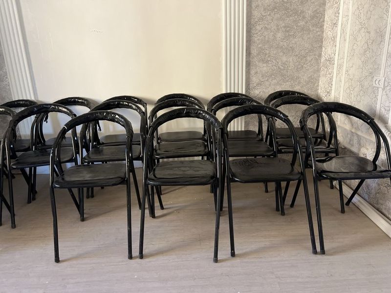 Stullar sotiladi holati ideal. Stullar sotiladi holati ideal.