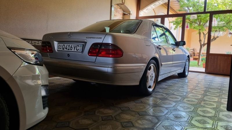 W210 Mercedes E200 W210 Mercedes E200
