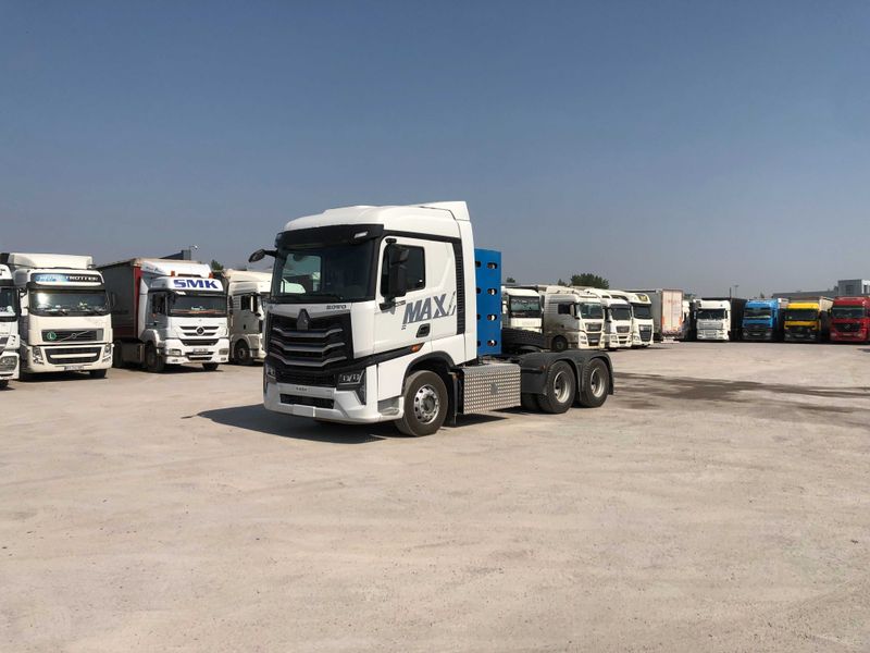 Всесторонний тягач HOWO-MAX CNG от официального дилера Всесторонний тягач HOWO-MAX CNG от официального дилера