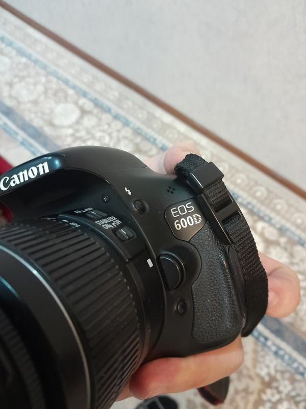 Canon 600d продам