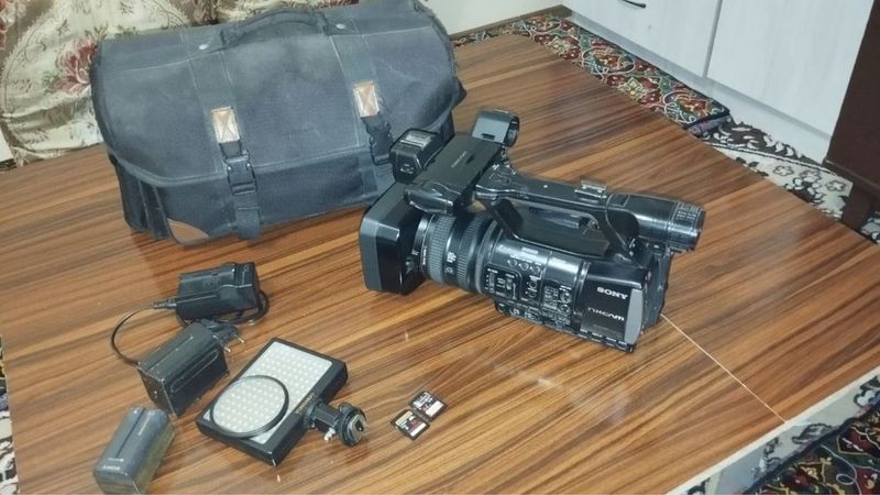Kamera NX3 sotiladi Kamera NX3 sotiladi