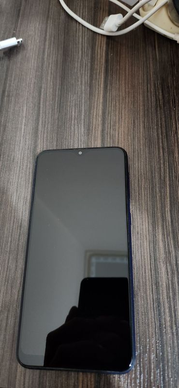 Samsung a10 qiz bola iwlatgan