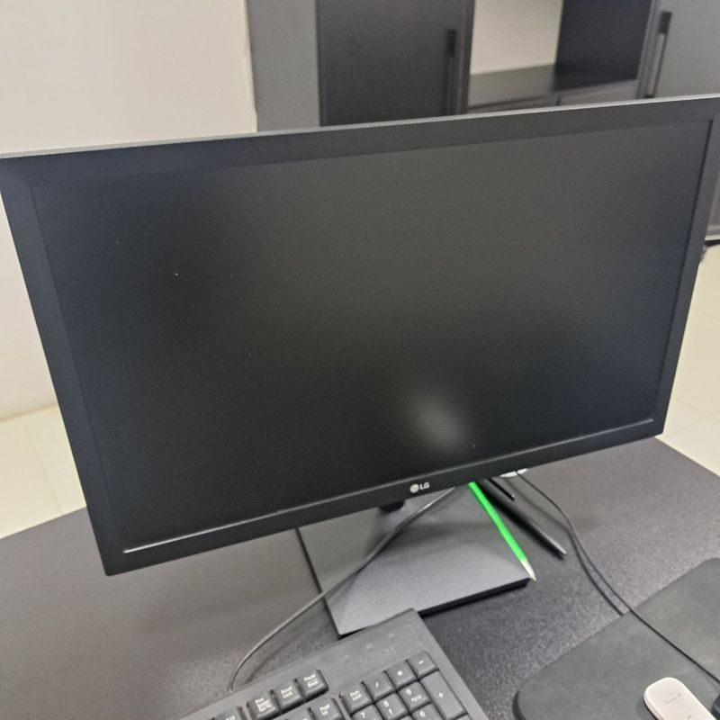 Monitor sotiladi LG 22 Monitor sotiladi LG 22
