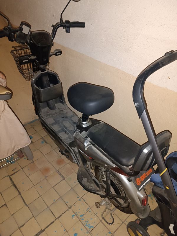Продаетс скутер , Продаетс скутер ,