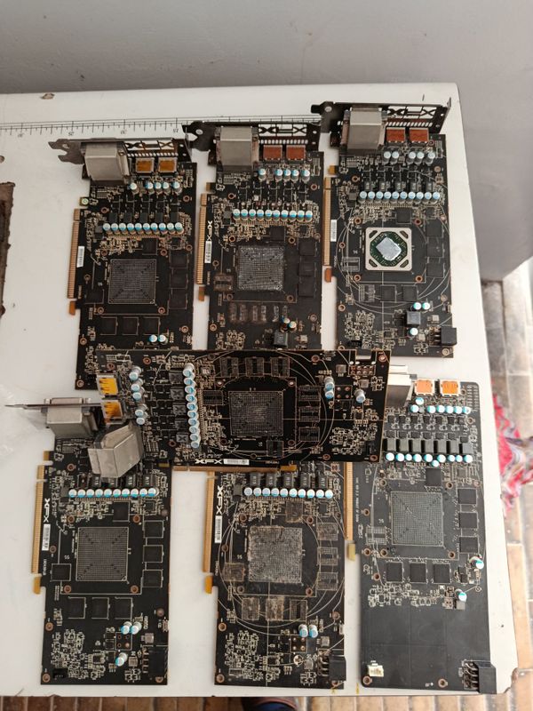 Видеокарта XFX RX470 запчаст донер Видеокарта XFX RX470 запчаст донер