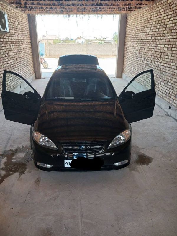 Chevrolet Gentra qora 1,5
