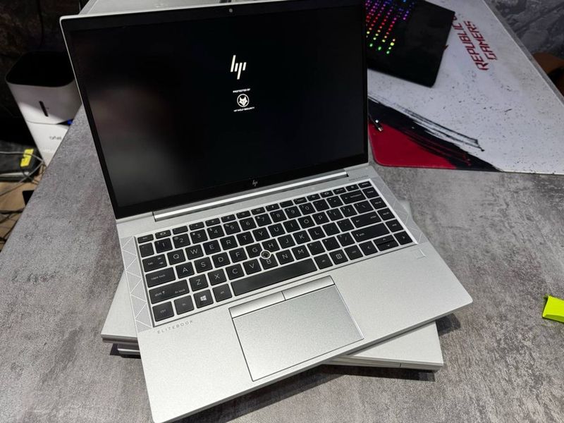 HP EliteBook G8 - Ryzen 7-4850U! 12GB! 256SSD HP EliteBook G8 - Ryzen 7-4850U! 12GB! 256SSD