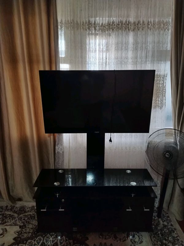 televizor sotiladi yangidek padstavkasi bilan televizor sotiladi yangidek padstavkasi bilan
