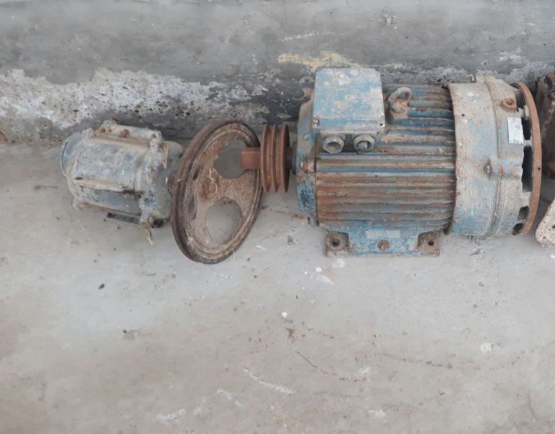 Elektramator sotiladi. Elektramator sotiladi.