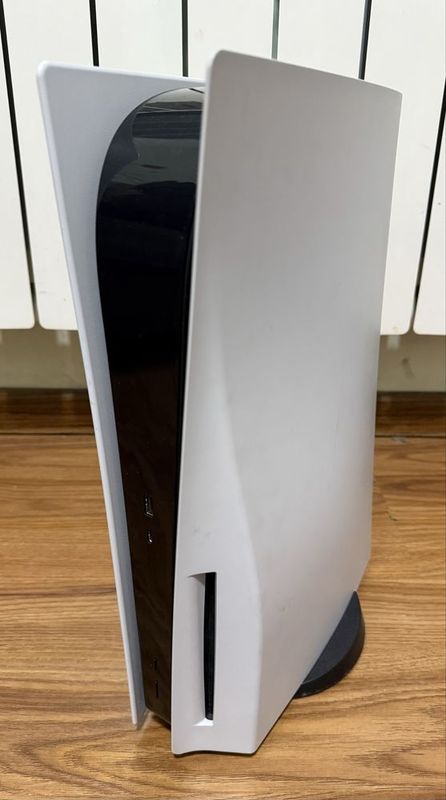 Продается PlayStation 5 с играми Продается PlayStation 5 с играми