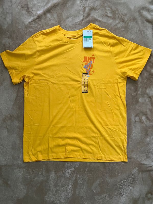 Продается футболка NIKE, мужская, оригинал, новая. Размер XL