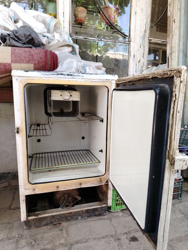 Продам холодильник Саратов Б/У. Продам холодильник Саратов Б/У.