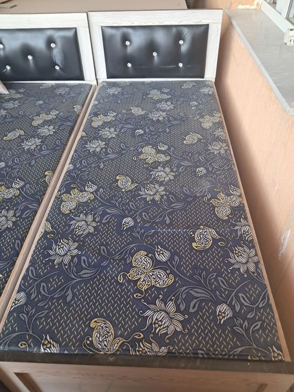 Bir kishilik divan