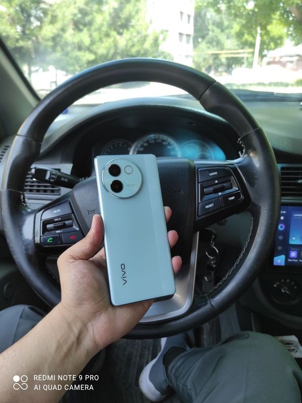 Vivo V30E 8/256gb holati yengide garantiyasi bor Vivo V30E 8/256gb holati yengide garantiyasi bor