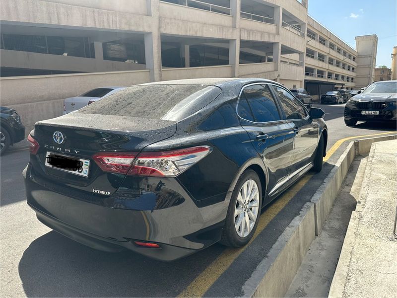 Toyota camry sotiladi Toyota camry sotiladi