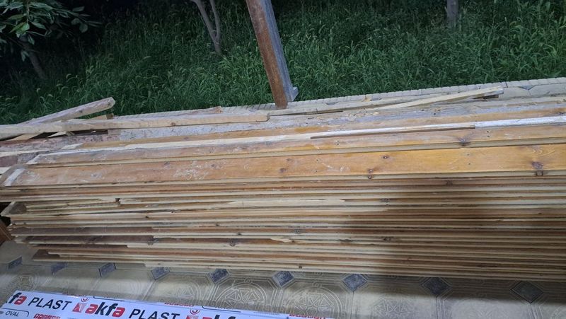 Qurilis materiallari(eshik va romlar, podokon. bilan birga,taxta . Qurilis materiallari(eshik va romlar, podokon. bilan birga,taxta .