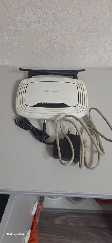 Роутер TP-Link wr841nd Роутер TP-Link wr841nd