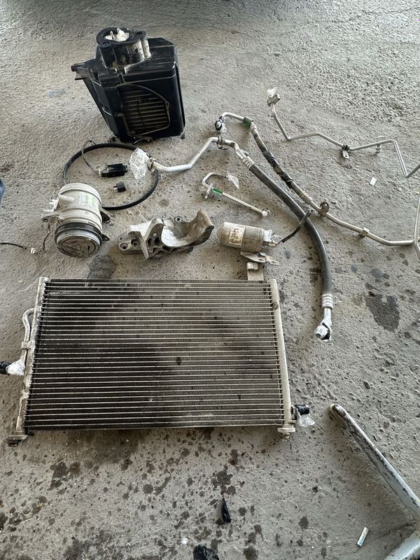 Matiz kanditsioner kamplekt yili yangi moshindan yechilgan Matiz kanditsioner kamplekt yili yangi moshindan yechilgan