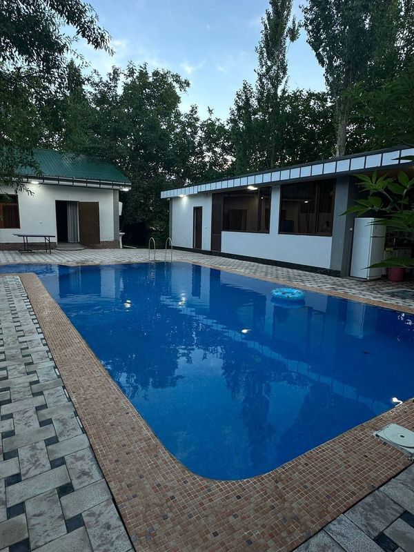 Arenda dacha Brichmulla plyaj oldida Arenda dacha Brichmulla plyaj oldida