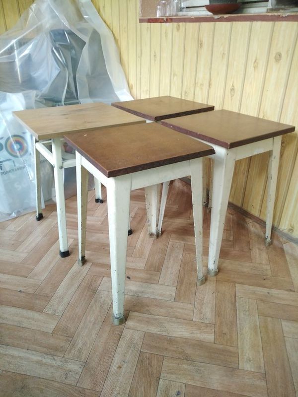 Табуретки кухоные 4 штуки Табуретки кухоные 4 штуки