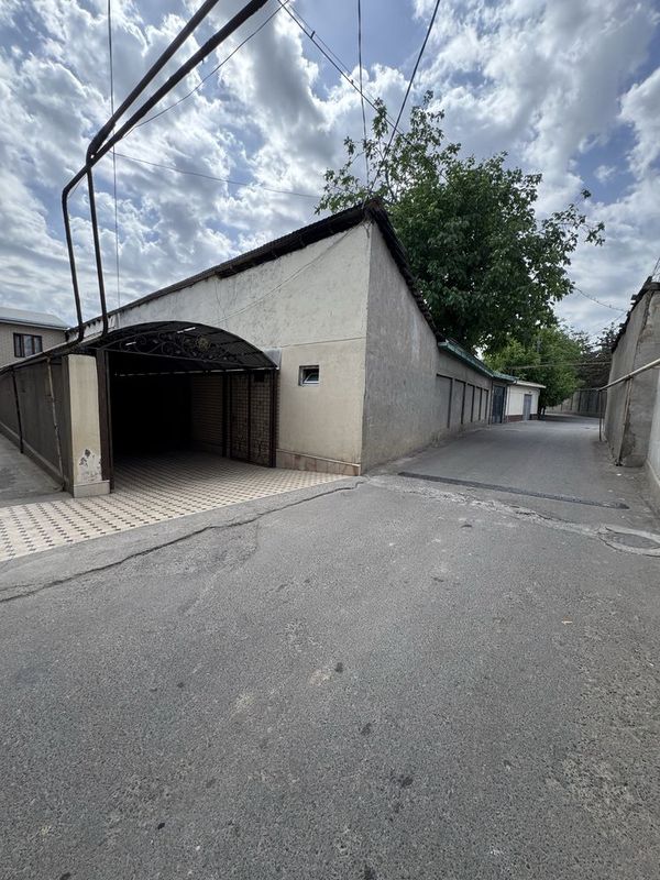 Assalomalekom uy sotiladi oʻzimiki bez makler Assalomalekom uy sotiladi oʻzimiki bez makler