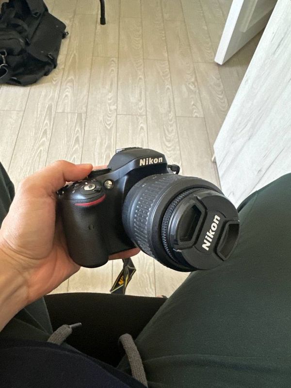 Фотоаппарат Nikon D5200 + объектив 18-55mm VR