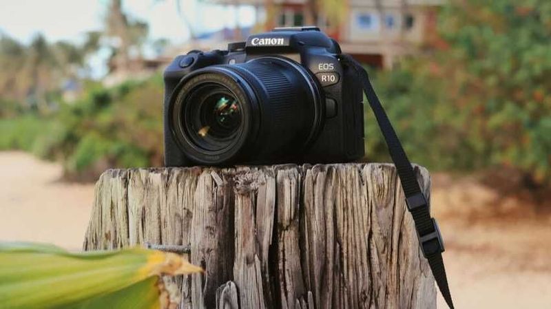 Canon EOS R10 RF-S 18-150 IS STM