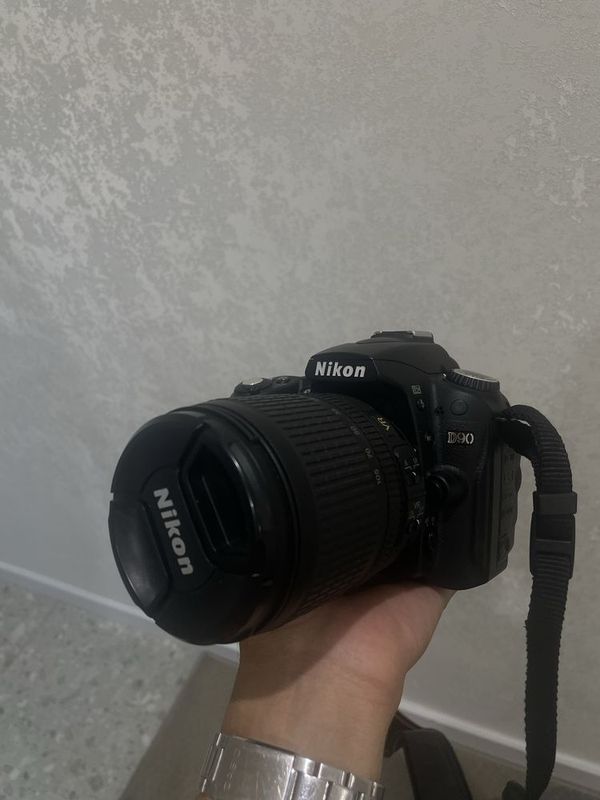 Nikon D90 + 18–105mm Kit – отличное состояние