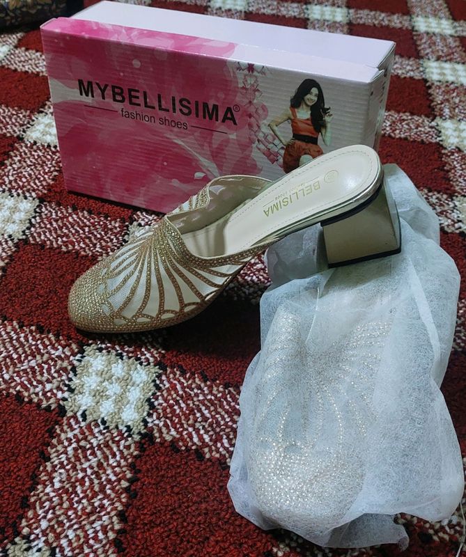 Ayollar tuflisi