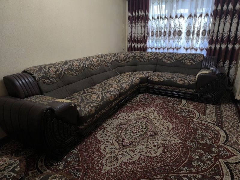 Mehmonxona yumshoq mebeli sotiladi Mehmonxona yumshoq mebeli sotiladi