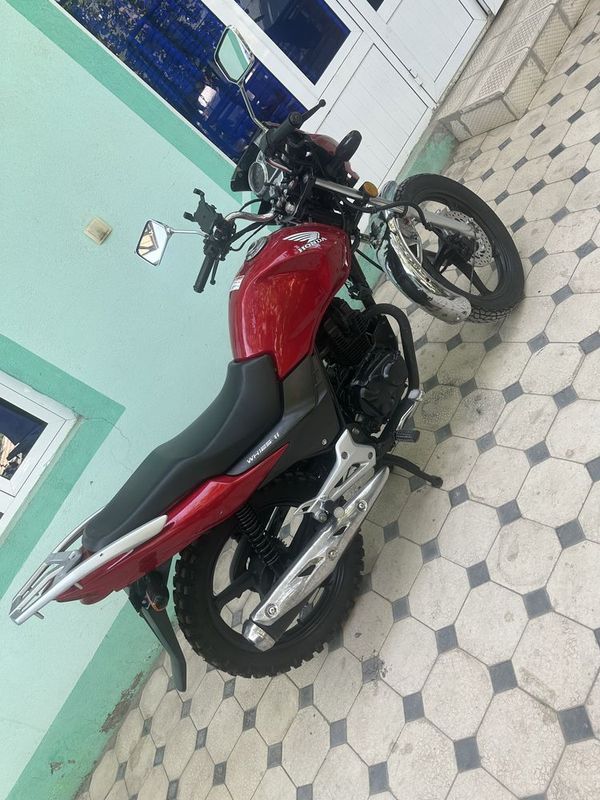 Honda motosikl top toza yaponiskiy