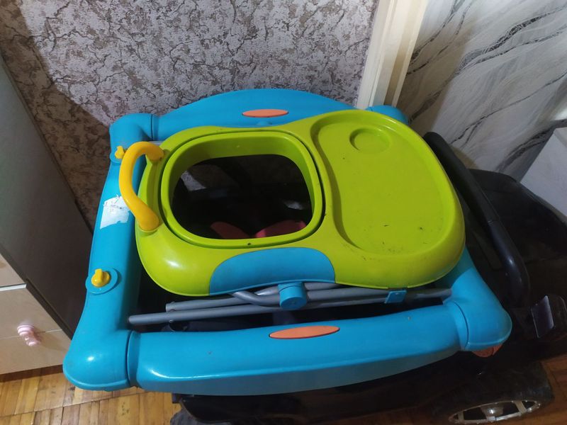 Продаются ходунки Продаются ходунки