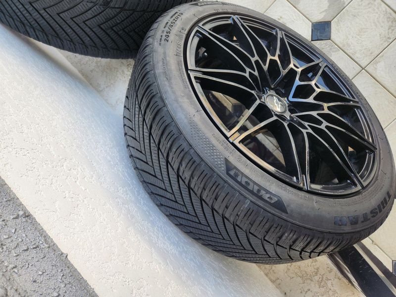 245/45/19 diska idial xolatda 700$ kelishamiz 245/45/19 diska idial xolatda 700$ kelishamiz