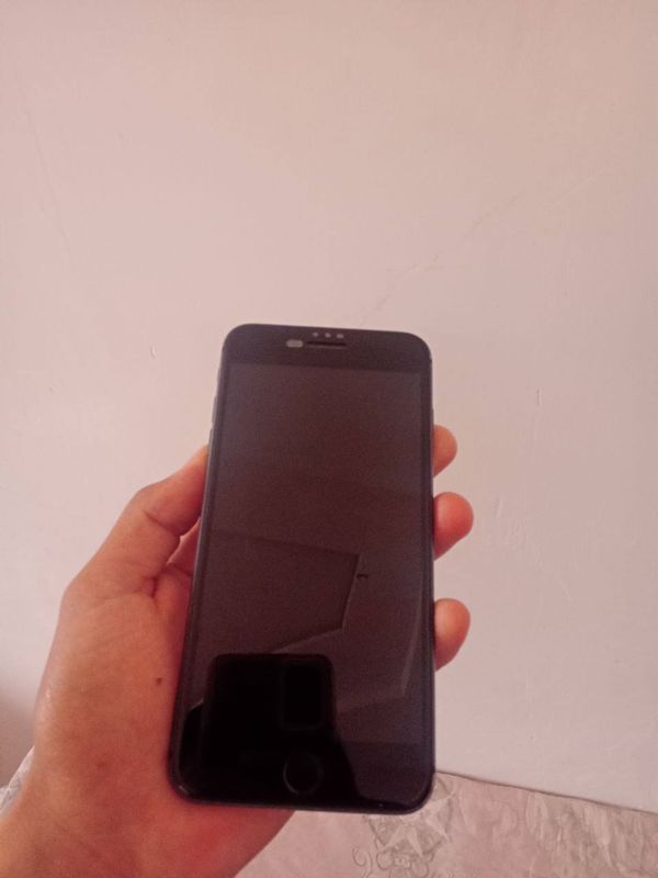 Iphone 8 puls xotira 64 bateriya useline aybi yoq Iphone 8 puls xotira 64 bateriya useline aybi yoq