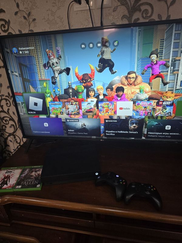 Продам xbox one в отличном состоянии Продам xbox one в отличном состоянии