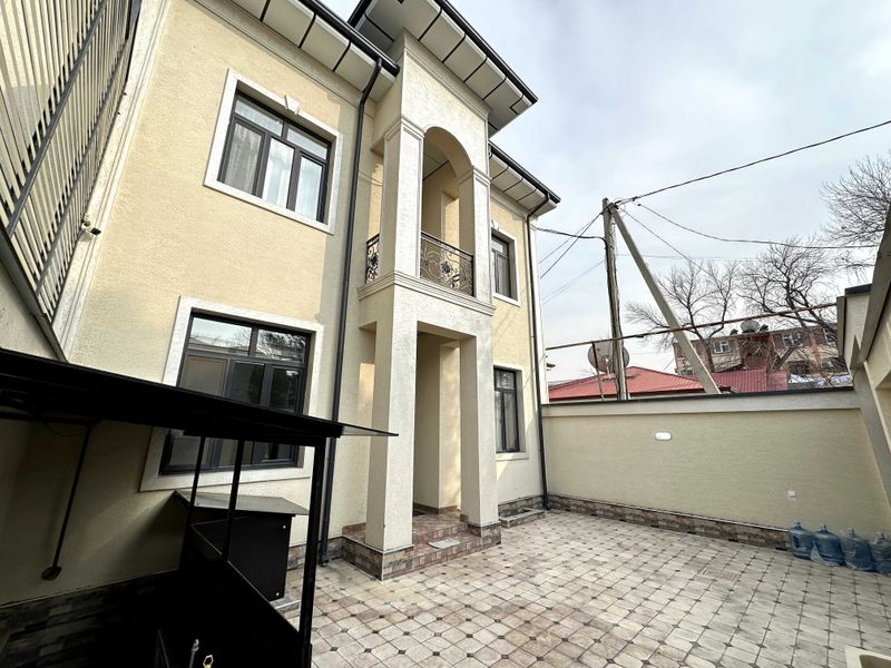 Сдается частный дом 220м2 недалеко от аэропорта - под жилье или офис Сдается частный дом 220м2 недалеко от аэропорта - под жилье или офис