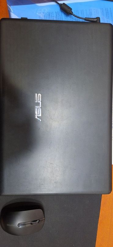 Продаётся ноутбук asus срочно