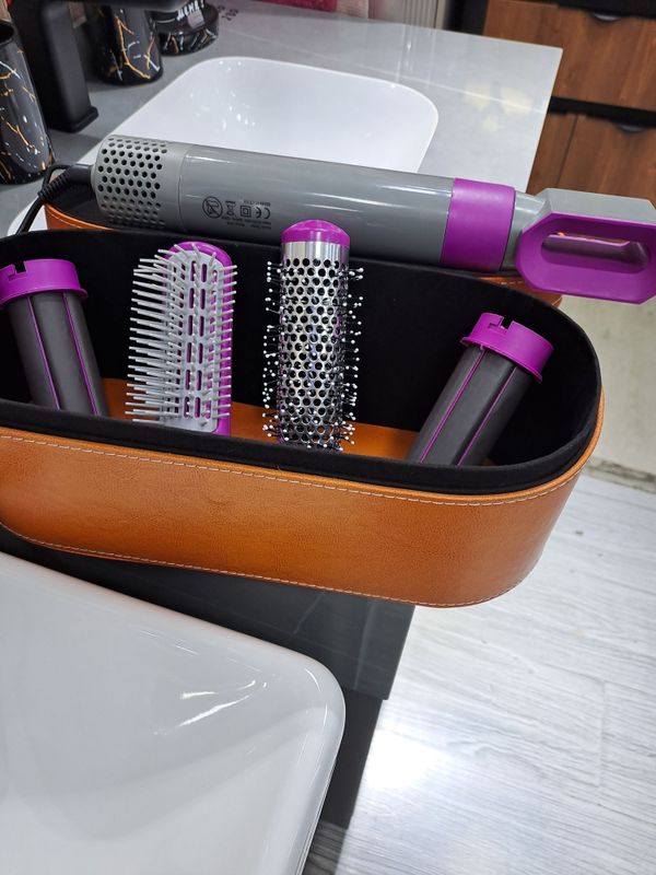 |Продается фен Dyson| |Dyson Fen Sotiladi|