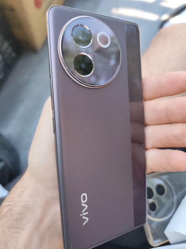Телефон Vivo v30e 12 256 Телефон Vivo v30e 12 256