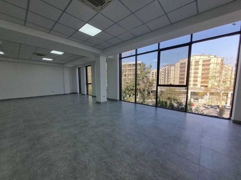 Сдаётся коммерческое помещение 130м², БЦ, 1 линия, Истанбул Сити Сдаётся коммерческое помещение 130м², БЦ, 1 линия, Истанбул Сити
