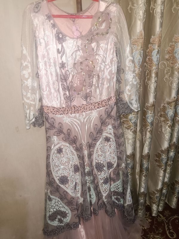 vicherni koʻylak materiali Dubay 100% qoʻl ishi vicherni koʻylak materiali Dubay 100% qoʻl ishi