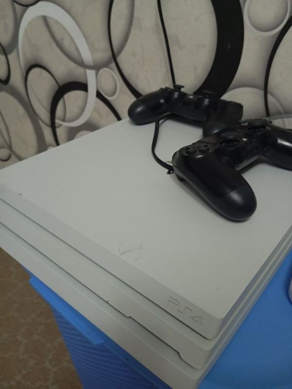 Playstation 4 pro 1 терабайт последняя этерация Playstation 4 pro 1 терабайт последняя этерация