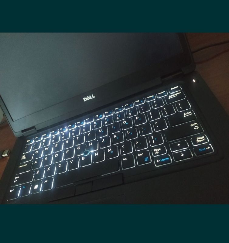Noutbuk, laptop core i7