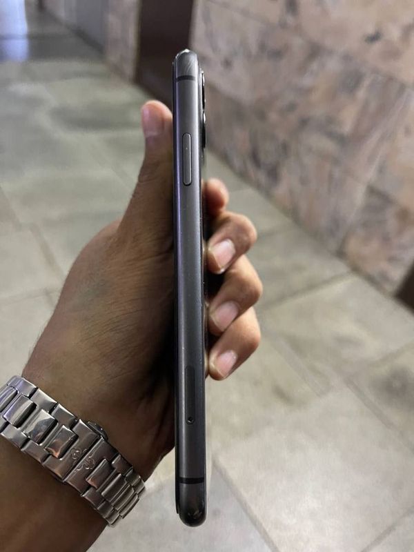 Iphone 11 f/b holatda Iphone 11 f/b holatda
