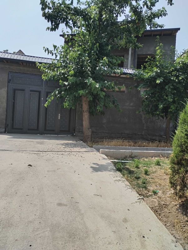 Продаётся 2 этажный дом 2 сотоки, от Сельхоза 2 км. Продаётся 2 этажный дом 2 сотоки, от Сельхоза 2 км.